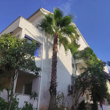 Brand New Sunny Blue 4 Apartment *
