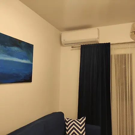 Brand New Sunny Blue 4 Apartment